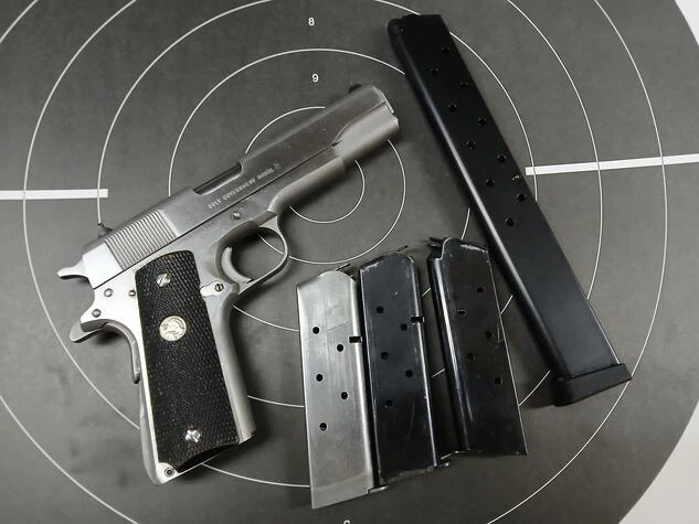 Colt 1911 MK IV series 80 .45 Auto Luvanvaraiset aseet | Pistoolit | 45 ...